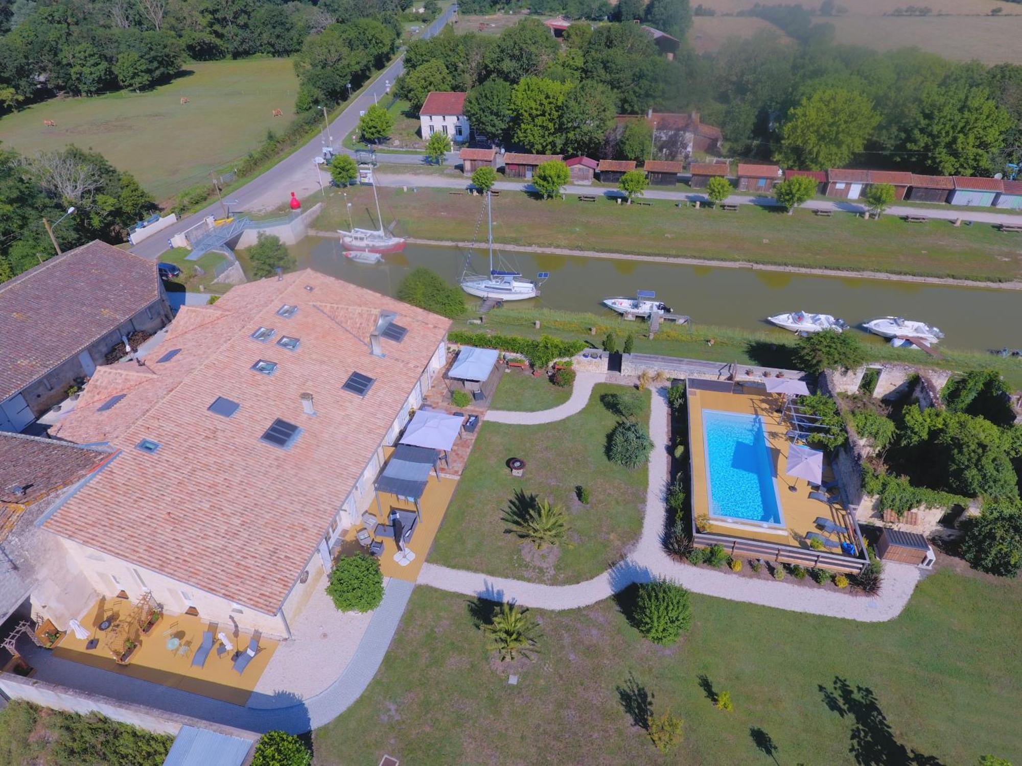 Villa Domaine des Prés de Joussac - Protocole sanitaire strict Jau-Dignac-et-Loirac Exterior foto